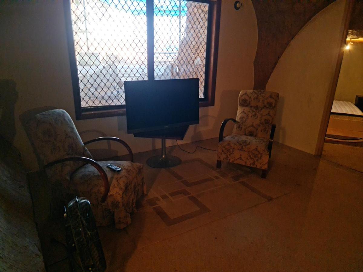 Underwood Court Fresh Dugout- Hosted By Coober Pedy Accommodations Eksteriør billede